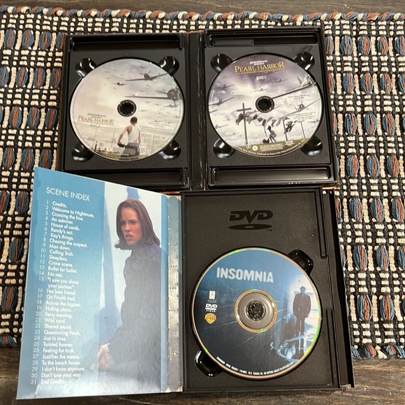 🌟SALE!  3 for $14!!🌟 Set of 2 DVDs, insomnia, and Pearl Harbor. - Picture 3 of 3